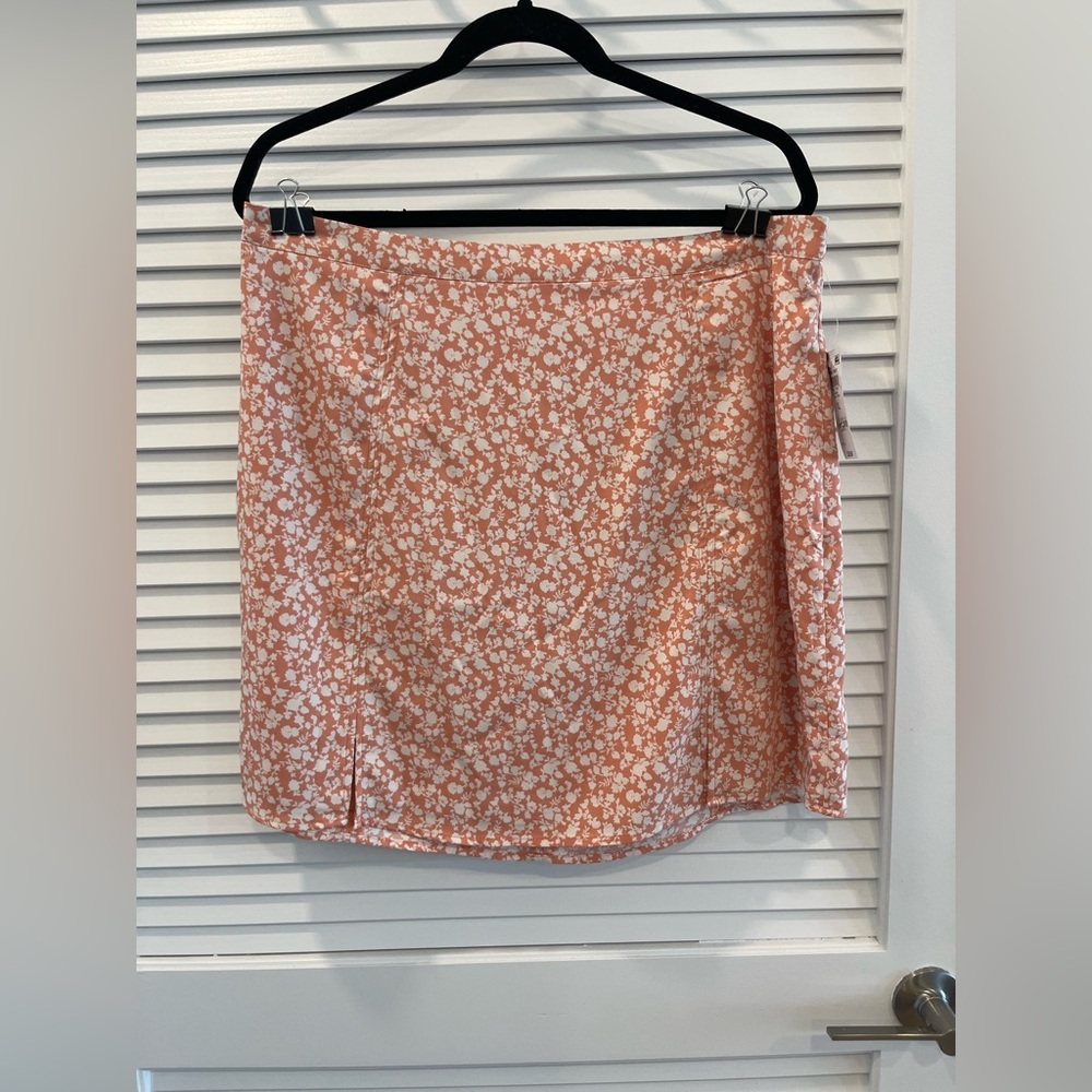 NWT And Now This floral mini skirt